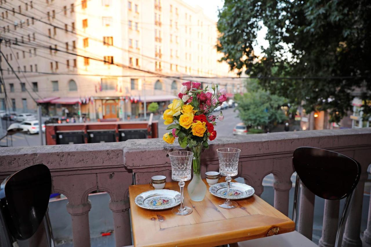 Cozy Apartment On Republic Square Ереван Экстерьер фото