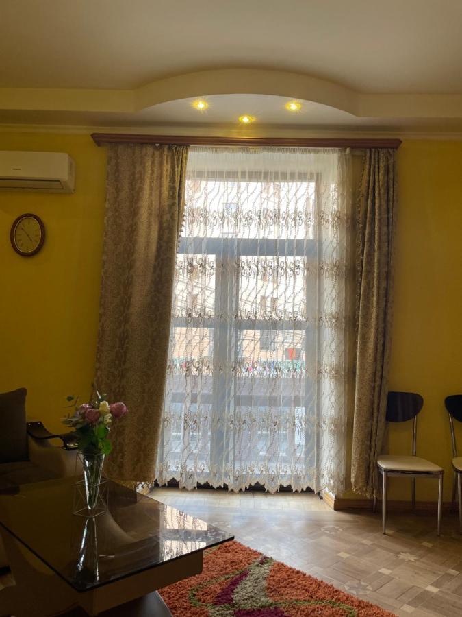 Cozy Apartment On Republic Square Ереван Экстерьер фото