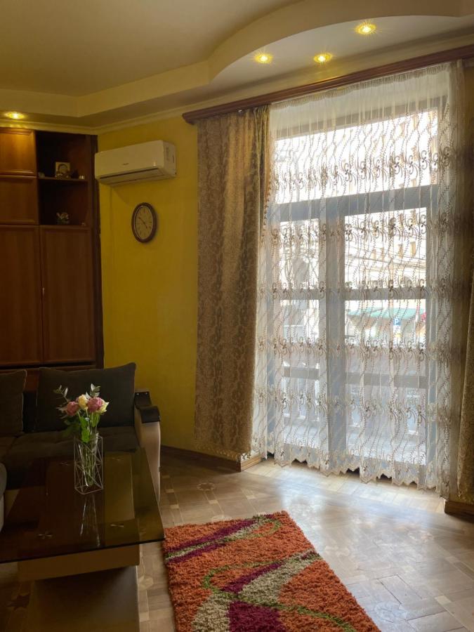 Cozy Apartment On Republic Square Ереван Экстерьер фото